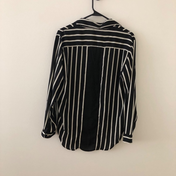 Forever 21 Black & White HiLo Stripped Blouse S - Picture 4 of 4